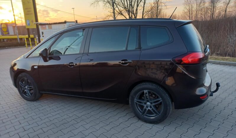 Opel Zafira C // Wersja 7 osobowa // Światła przednie LED // Czujniki przód i tył full