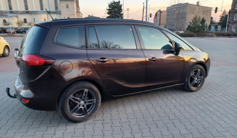 Opel Zafira C // Wersja 7 osobowa // Światła przednie LED // Czujniki przód i tył full