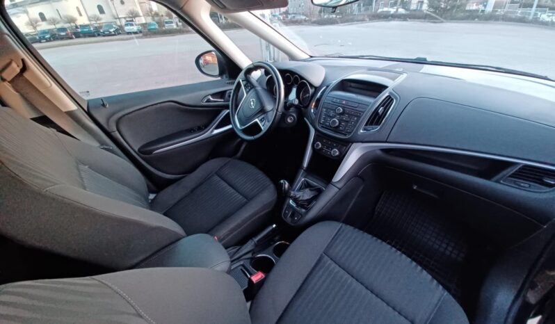 Opel Zafira C // Wersja 7 osobowa // Światła przednie LED // Czujniki przód i tył full