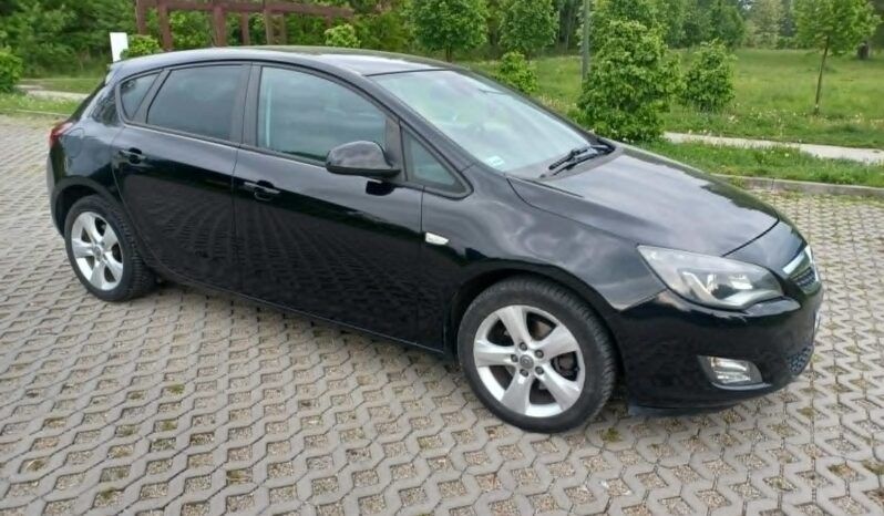 Opel Astra J // XENON / Czujniki Przód – Tył // Pakiet zimowy // full