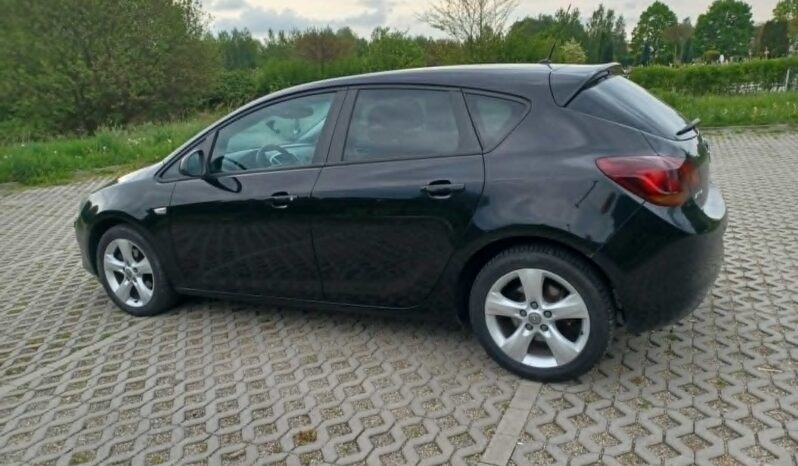 Opel Astra J // XENON / Czujniki Przód – Tył // Pakiet zimowy // full