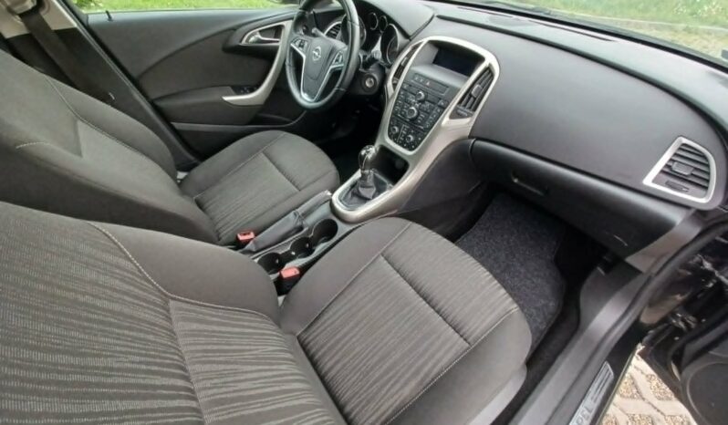 Opel Astra J // XENON / Czujniki Przód – Tył // Pakiet zimowy // full