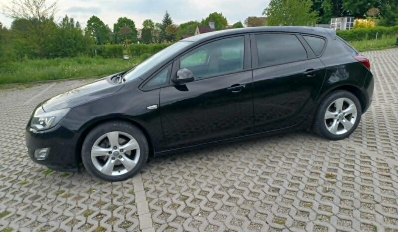 Opel Astra J // XENON / Czujniki Przód – Tył // Pakiet zimowy // full