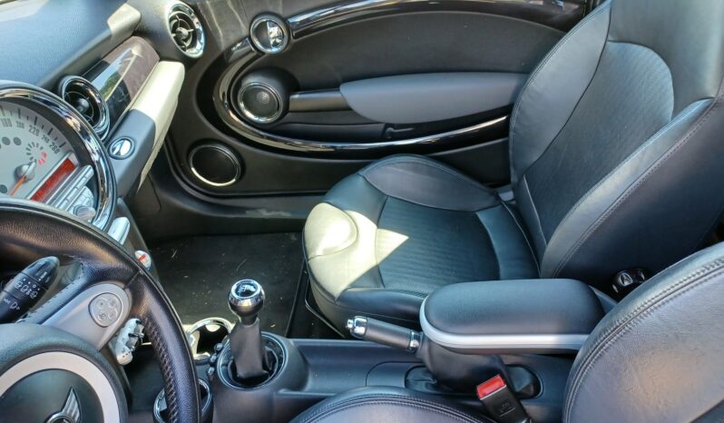 MIni Cooper // Xenon // Podgrzewana szyba fotele // Czujniki parkowania full