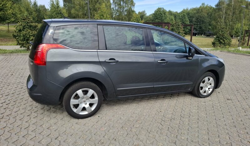 Peugeot 5008 full