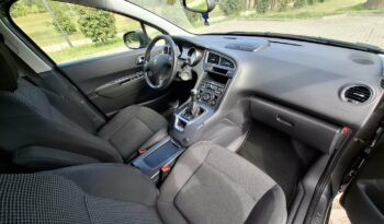 Peugeot 5008 full