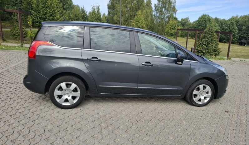Peugeot 5008 full