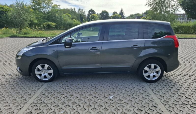 Peugeot 5008 full